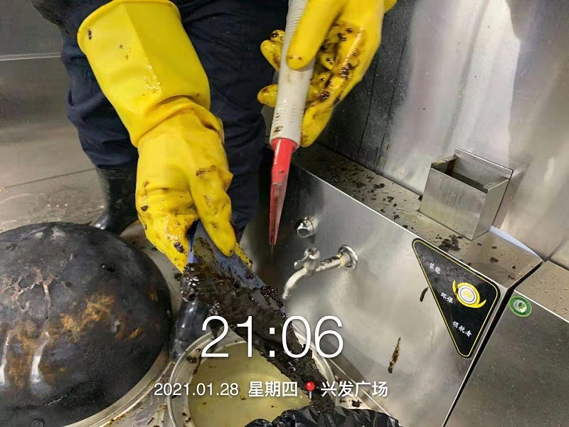 清洗大型油煙機